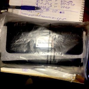 Kenneth Cole reaction woman’s wallet